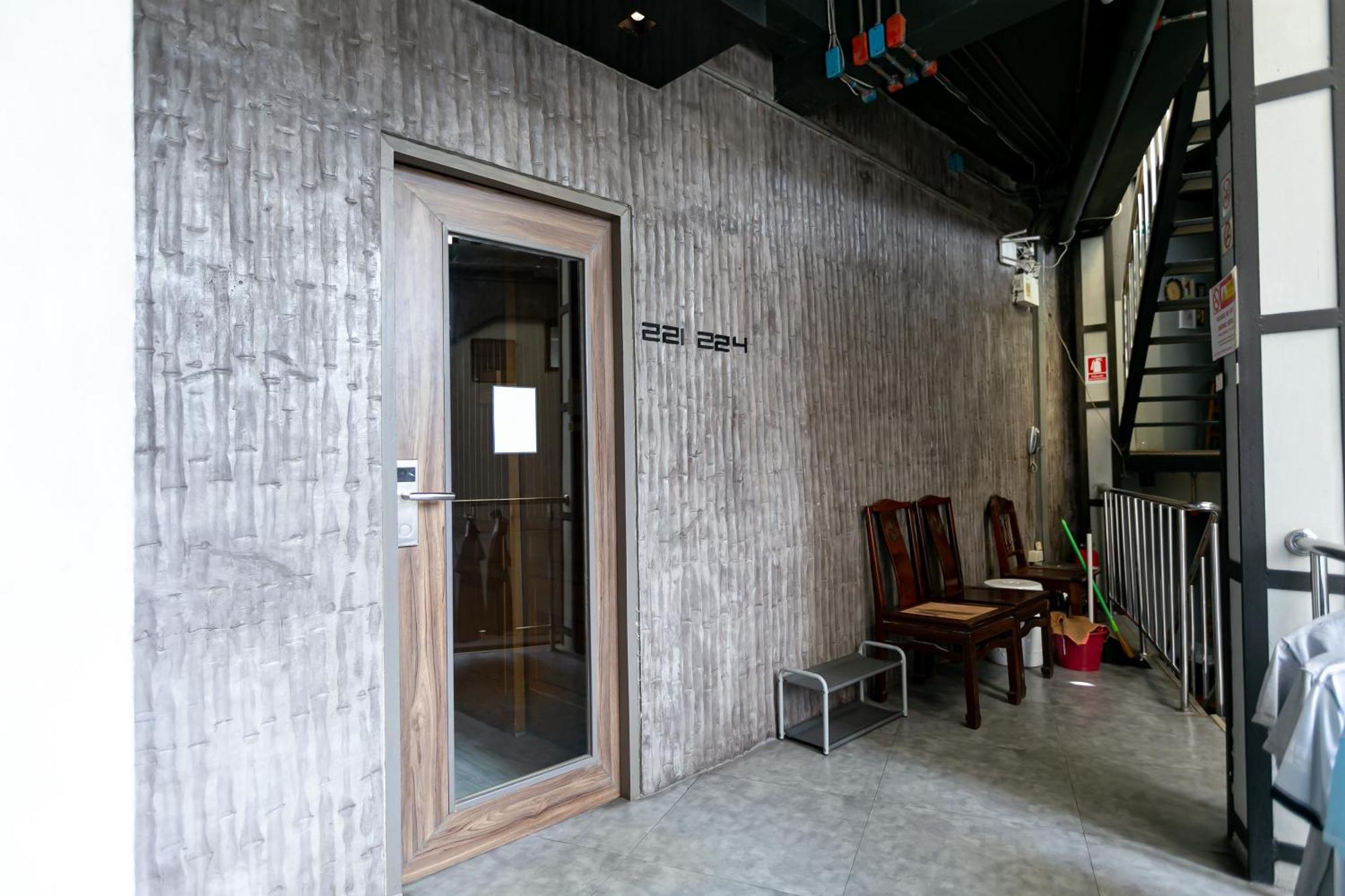 Loftel 22 Hostel Bangkok Exterior photo