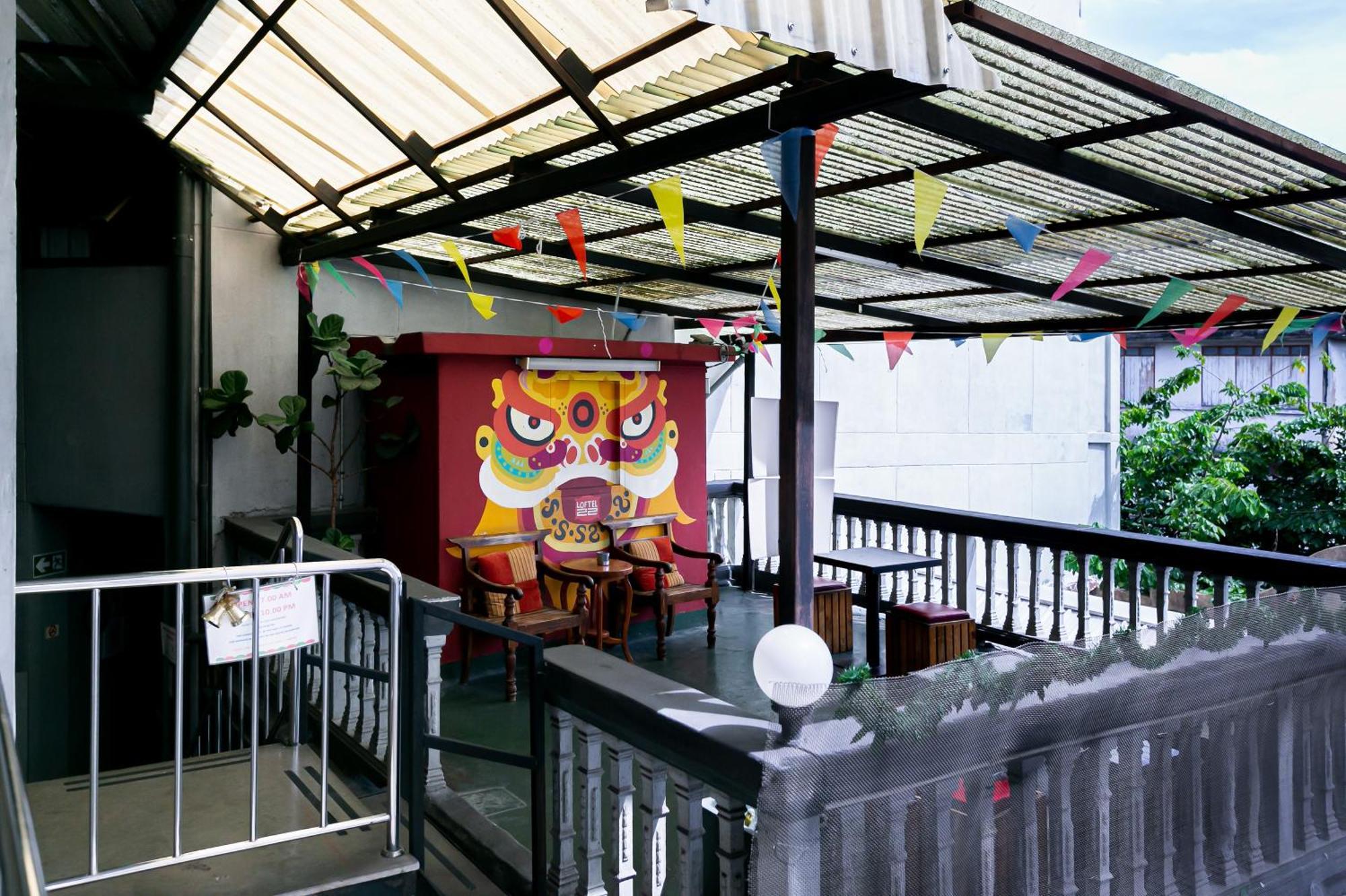 Loftel 22 Hostel Bangkok Exterior photo