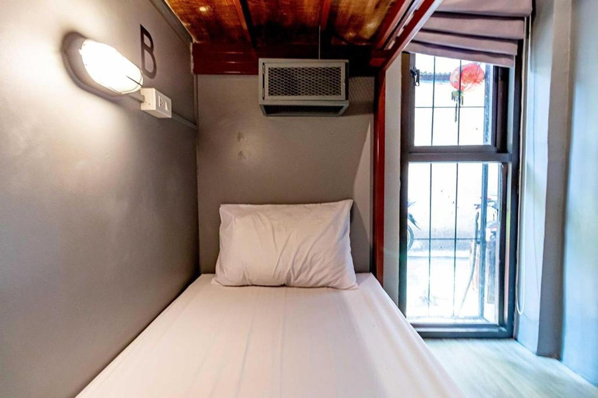 Loftel 22 Hostel Bangkok Exterior photo