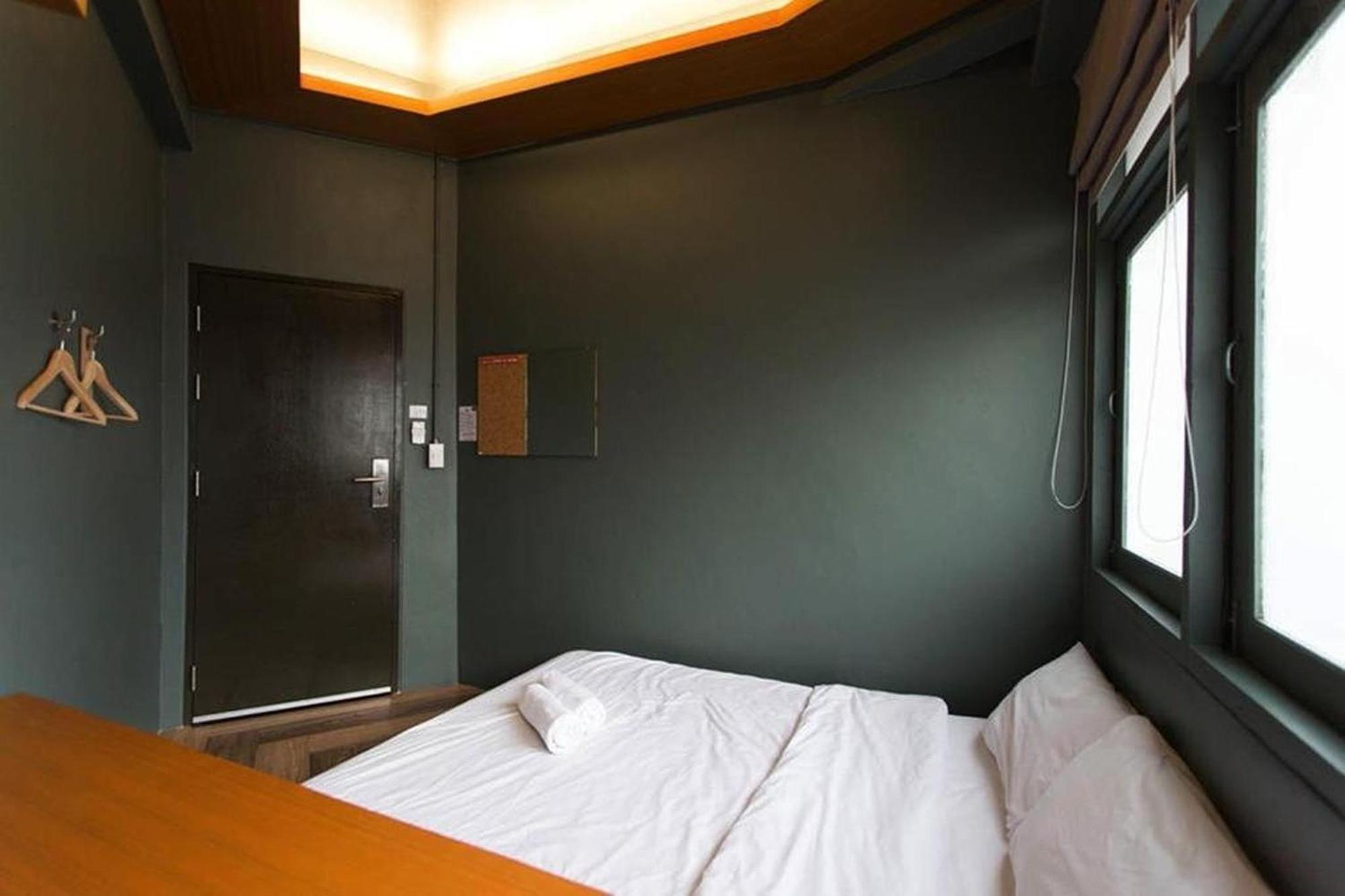 Loftel 22 Hostel Bangkok Exterior photo